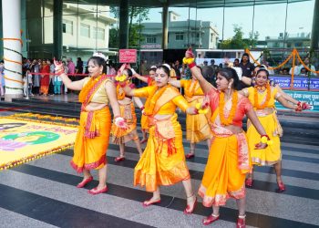 श्री महंत इन्दिरेश अस्पताल में दीपोत्सव की धूम, सांस्कृतिक प्रस्तुतियों के साथ स्टाफ ने दी प्रकाशोत्सव की बधाई।