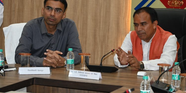 अल्मोड़ा, नैनीताल देखा डीएम बसंल का कार्य, जनमानस के कार्यों में रहते हैं तत्परः धन सिंह रावत।