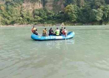 बड़ी खबर : 14 साल की बच्ची स्नान के दौरान गंगा में डूबी, तलाश में जुटी एसडीआरएफ की टीम