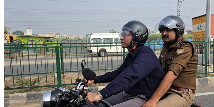 बिग ब्रेकिंग : शहर में सुगम व्यवस्था बनाने हेतु डीएम एवं एसएसपी का संयुक्त निरीक्षण।