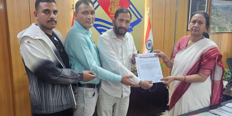 बड़ी खबर : भर्तियों को लेकर मुख्य सचिव से मिली रीजनल पार्टी