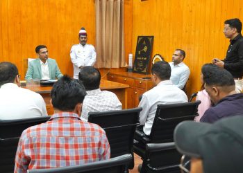 जनता की समस्या से बचना नहीं, निदान जरूरी: डीएम
