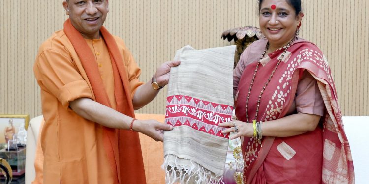 ऋतु खण्डूडी भूषण ने मुख्यमंत्री योगी आदित्यनाथ से लखनऊ में की भेंट, उत्तराखंड के लोकपर्व इगास बग्वाल की दी शुभकामनाएं