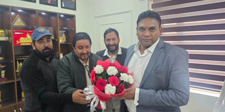 Big breking: कर्मचारियों की मांगों को लेकर स्वास्थ्य सचिव से मिली रीजनल पार्टी