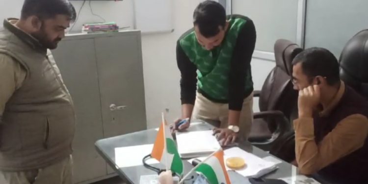 जिला प्रशासन की बड़ी कार्यवाही: चिकित्सालय में मिली 02 वर्ष से एक्सपायरी डेट की दवाई,अस्थायी रूप से बंद करने के निर्देश