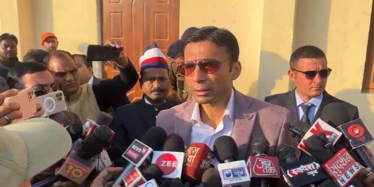 सड़क से संबंधित समस्त प्रकरणों पर डीएम ने मांगी पीडब्ल्यूडी, एनएच, पीएमजीएसवाई से 15 दिसंबर तक रिपोर्ट तलब की