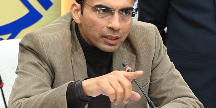 जनमानस से लैंड फ्रॉड तथा जलमग्न श्रेणी की भूमि पर अवैध कब्जा करने के प्रयासों को किया जाए विफल