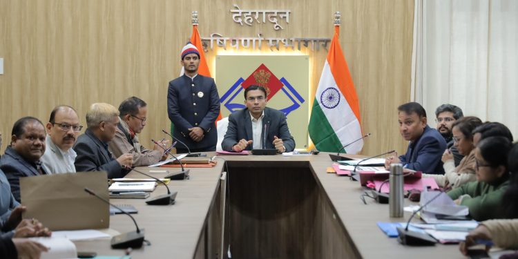 डीएम ने बेटी बचाओ, बेटी पढाओ, में रूटीन कार्यों की अपेक्षा प्रभावी स्थायी परिणाम वाली योजनाओं बनाने के निर्देश।