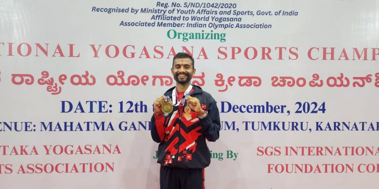 Gud news: एसजीआरआरयू के योग छात्र ने राष्ट्रीय पटल पर बिखेरी स्वर्णिम चमक
