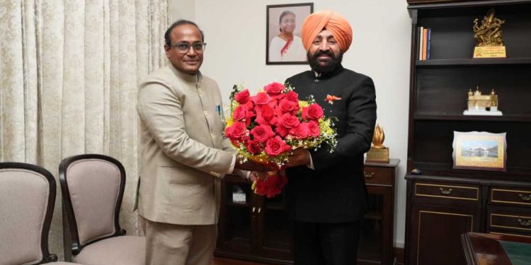 Big breaking :-मुख्य निर्वाचन अधिकारी ने आज राजभवन में राज्यपाल से की मुलाक़ात