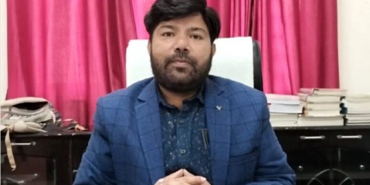 बड़ी खबर: निर्वाचन आयोग नेखर्च की सीमा बढ़ाने के साथ ही कड़े नियम लागू