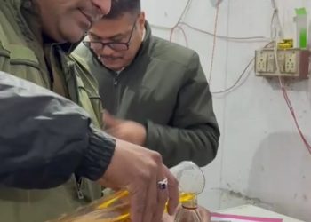 बिग ब्रेकिंग : हरिद्वार में आबकारी विभाग की टीम ने की छापेमारी, ठेके पर मिलावटी शराब के गोरखधंधे का किया भंडाफोड़