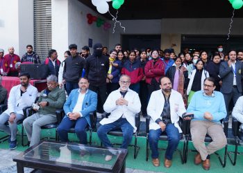 श्री महंत इन्दिरेश अस्पताल में डाॅक्टरों व स्टाफ ने किया नववर्ष का जोरदार स्वागत