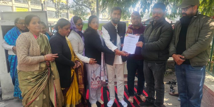 बिग ब्रेकिंग : यूसीसी में संशोधन के लिए रीजनल पार्टी ने दिया धरना। सौंपा ज्ञापन