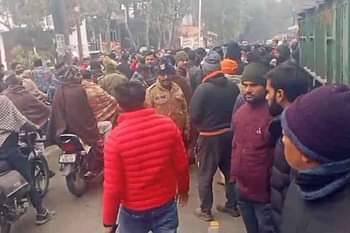 लक्सर-रायसी मार्ग पर हादसा, ट्रक ने बाइक सवार को मारी टक्कर, मौत से गुस्साए ग्रामीणों ने लगाया जाम