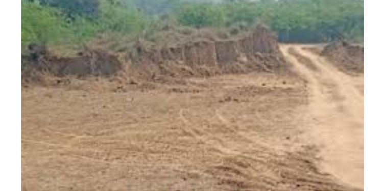 अल्मोड़ा में अवैध खनन और पेड़ों की कटाई पर प्रशासन की सख्त कार्रवाई, रिजॉर्ट सील