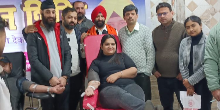 श्री महंत इन्दिरेश अस्पताल के रक्तदान शिविर में 195 यूनिट रक्तदान