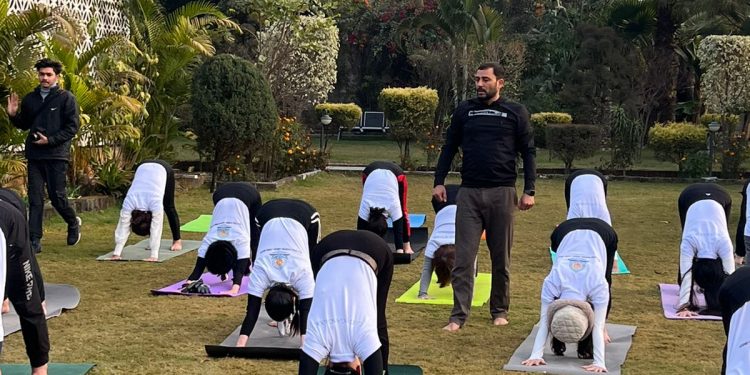 एसजीआरआरयू में वियतनाम के छात्र छात्राओं ने लिया योग प्रशिक्षण,दो दिवसीय प्रशिक्षण शिविर में भारतीय संस्कृति एवम् दर्शन के ममत्व को समझा