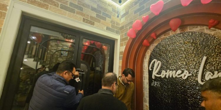 बड़ी खबर :  दून के 02 बेलगाम बार रेस्तरां को प्रशासन ने किया सील, रात 11 बजे बाद शराब और 100 से अधिक लोगों का जमघट