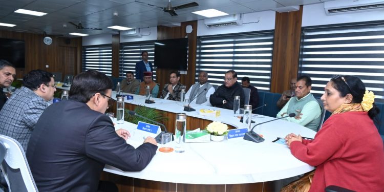 विधानसभा सत्र आहूत होने के बाद विधानसभा अध्यक्ष  की अध्यक्षता में विधान मण्डल दल और कार्यमंत्रणा समिति की बैठक हुई संपन्न