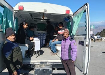नागाथात क्षेत्र के 10 गांव में डीएम के प्रयासों से हंस फाउंडेशन द्वारा मोबाइल मेडिकल यूनिट (MMU) चिकित्सा सुविधा