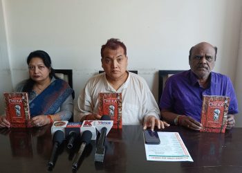 नेताजी सुभाष चंद्र बोस पर आधारित पुस्तक “चेका, द रोड ऑफ बोन्स का विमोचन देहरादून में किया गया।