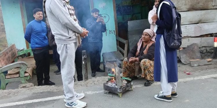 सीएम धामी का दो दिवसीय जौनसार-बावर दौरा, प्रातः काल भ्रमण कर स्थानीय लोगों से की भेंट