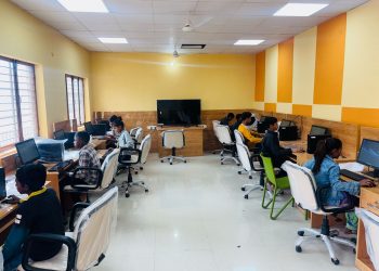 मा0 सीएम की प्रेरणा से बच्चों का भविष्य सवारने में जुटे है डीएम ।