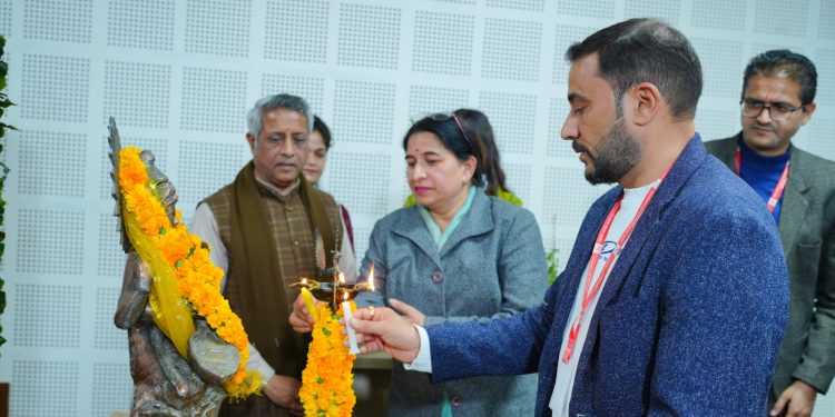 एसजीआरआरयू के स्कूल ऑफ यौगिक साइंस एंड नेचुरोपैथी में योग विशेषज्ञों ने किया मंथन