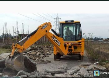 देहरादून में अवैध प्लॉटिंग पर बड़ी कार्रवाई, 50 बीघा जमीन पर चला बुलडोजर