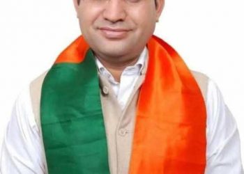 देवभूमि के इस लाल ने दिल्ली विधानसभा में लहराया परचम,पीएम मोदी ने भी तीन बार छुवे पांव