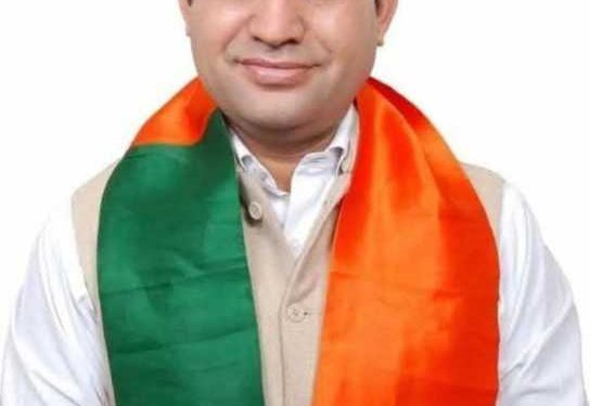 देवभूमि के इस लाल ने दिल्ली विधानसभा में लहराया परचम,पीएम मोदी ने भी तीन बार छुवे पांव