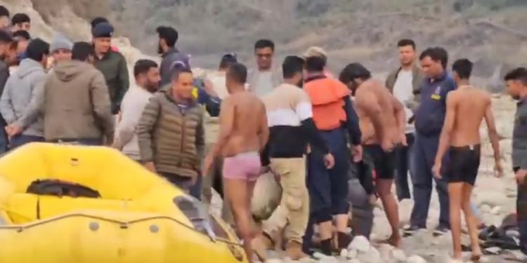 दुखद : अलकनंदा नदी में डूबने से दो छात्रों की मौत, एक की हालत गंभीर