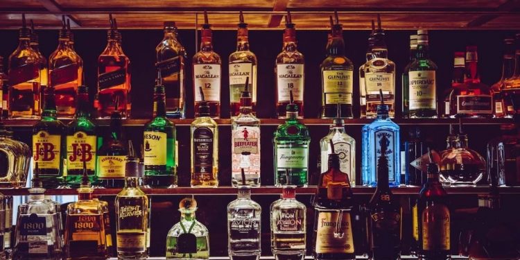 बिग ब्रेकिंग : नई आबकारी नीति को मिली मंजूरी,शराब और बीयर की दुकानों का आवंटन किया जाएगा लॉटरी सिस्टम के जरिए