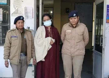 सचिवालय में नौकरी लगाने के नाम पर धोखाधड़ी करने वाली महिला अधिकारी आई दून पुलिस की गिरफ्त में, युवक से हड़पे थे 26 लाख 55 हजार, थमा दिया था फर्जी