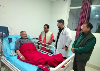 स्वास्थ्य मंत्री ने किया अस्पताल का निरीक्षण, मरीजों को मिलेगी बेहतर चिकित्सा सुविधा