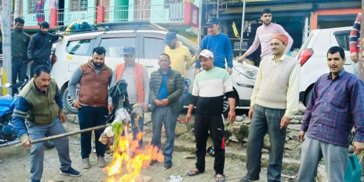 प्रदेश मे अराजकता का माहौल की कोशिश करने वालों का हो बहिष्कार: चौहान