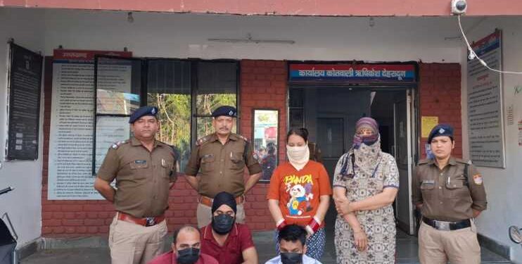बड़ी खबर: हत्या के प्रयास में वांछित 05 अभियुक्तो को दून पुलिस ने किया गिरफ्तार
