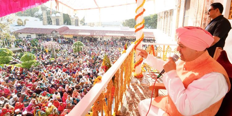 भक्ति में लीन होकर जीवन को सार्थक बनाएं: श्री महाराज जी