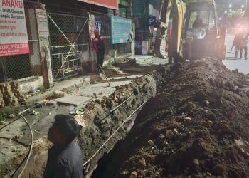 डीएम ने आईएसबीटी चौक में वर्षों से जनमानस के लिए नासूर बने बरसाती पानी की निकासी का आखिरकार काम शुरू
