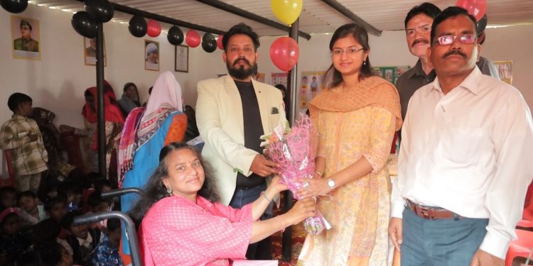 मा0 सीएम के निर्बल वर्ग प्रथम की दिशा में, महक उठी बेजान बालवाड़ी,जहां पर दिव्य दिव्यांग महिला संवारती है-41 बच्चों का भविष्य