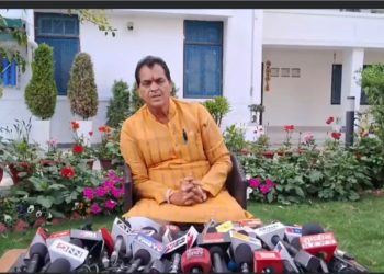 बिग ब्रेकिंग : वित्त मंत्री प्रेमचंद अग्रवाल ने दिया इस्तीफा सीएम आवास को हुए रवाना