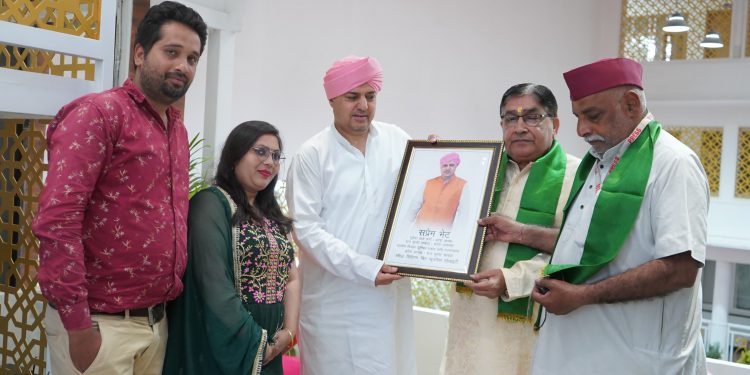 भारतीय किसान यूनियन एकता शाक्ति उत्तराखण्ड के अध्यक्ष ने श्री दरबार साहिब में टेका मत्था