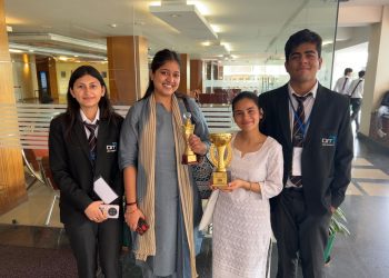 गुड न्यूज: अंतर विश्वविद्यालय वाद-विवाद प्रतियोगिता में एजीआरआर विश्वविद्यालय की हंसिका सर्वश्रेष्ठ वक्ता घोषित