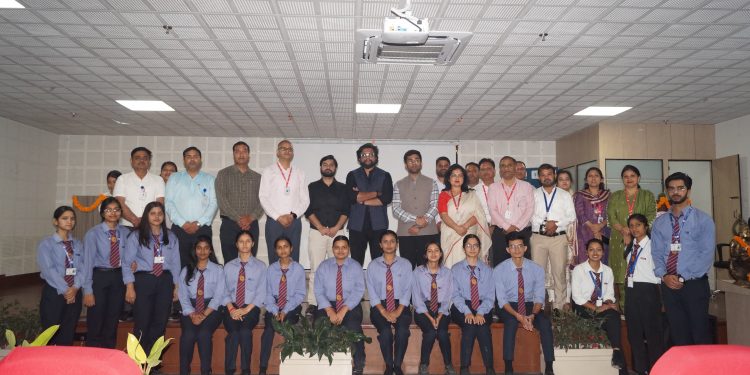 आईएआरआई और एसजीआरआरयू के साझा प्रयास से छात्रों को मिला व्यावसायिक सोच का मंच