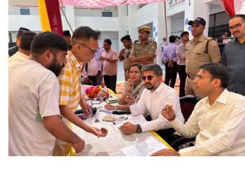 मुख्यमंत्री के “दुर्गम प्रथम” संकल्प को साकार कर रहे डीएम सविन बंसल, लाखामंडल में बहुउद्देशीय शिविर आयोजित कर सुनी जनसमस्याएं