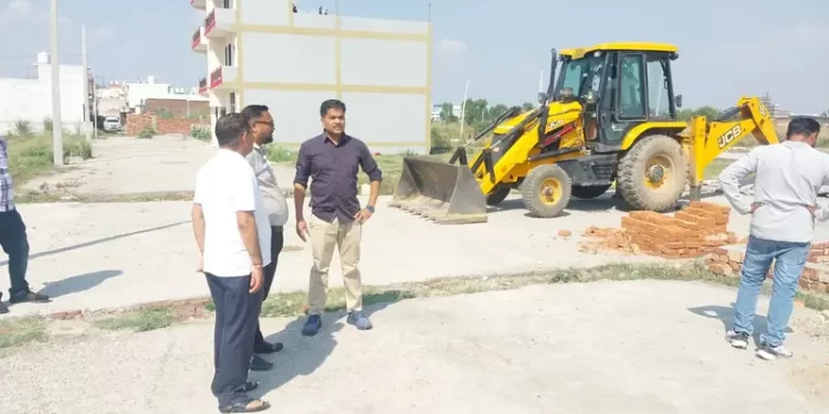 सरकारी ज़मीन पर प्रॉपर्टी डीलरों का कब्जा, प्रशासन ने की बड़ी कार्रवाई