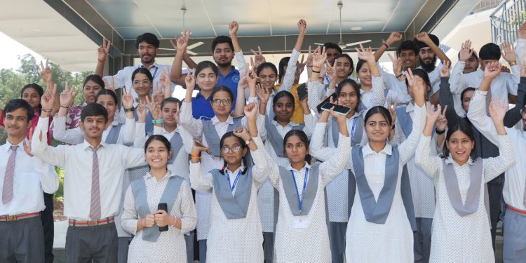गुड न्यूज: एस.जी.आर.आर. एजुकेशन मिशन के छात्र-छात्राओं ने लहराया परचम