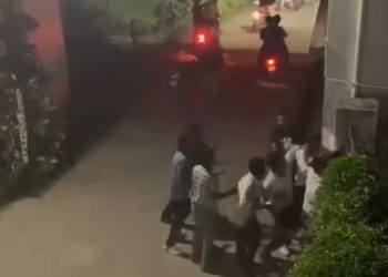 बड़ी खबर: स्थानीय नागरिकों के विरोध पर बाहरी युवकों की अभद्र प्रतिक्रिया, दी धमकी और की मारपीट
