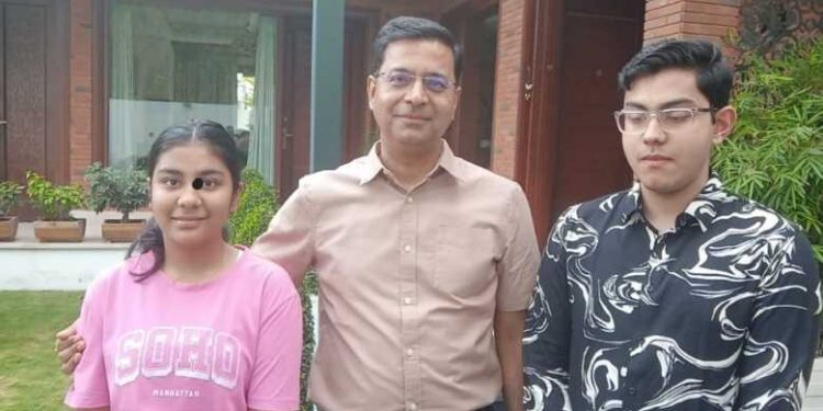 अधिकारी पंकज पांडे के पुत्र अर्णब पांडेय ने ICSE 12वीं में हासिल किए 99% अंक, यहां हुआ चयन…..